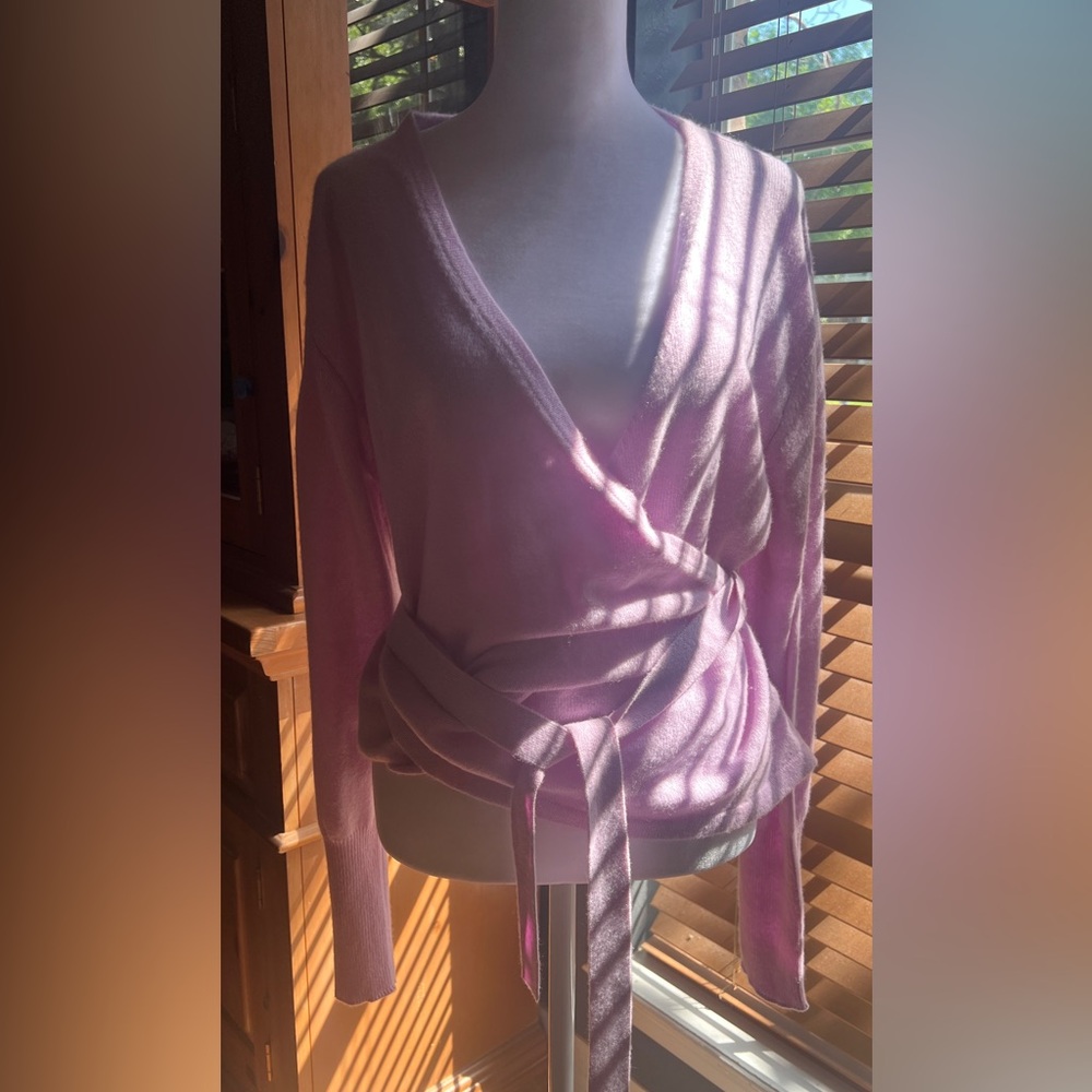 360 CASHMERE Label Pink Cashmere Sweater - Picture 3 of 8